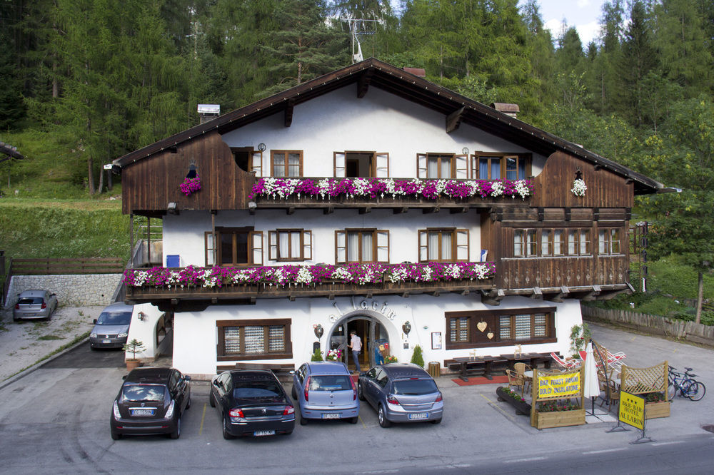 Hotel Al Larin Cortina dʼAmpezzo Exterior foto